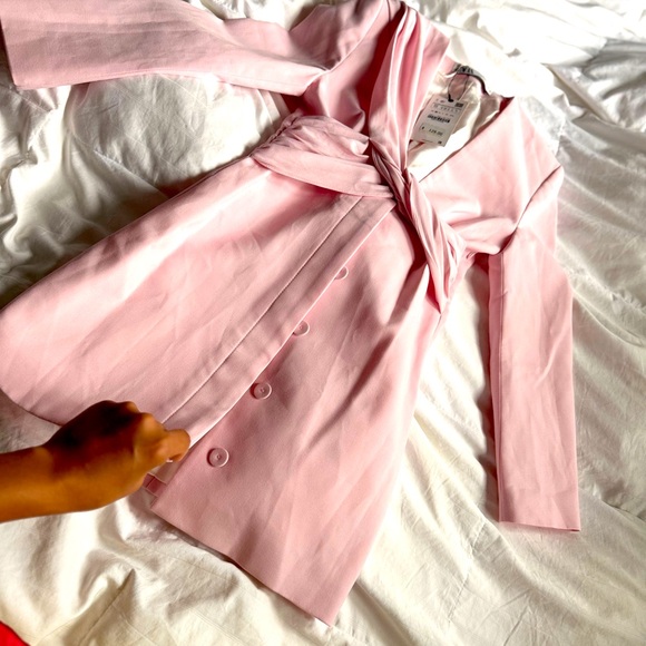 Beautiful new dress - Picture 6 of 6